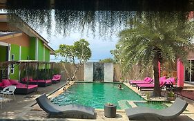 Pinky Bungalow Resort